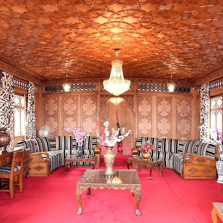 Yadgaar Houseboats Hotel Srīnagar Eksteriør billede