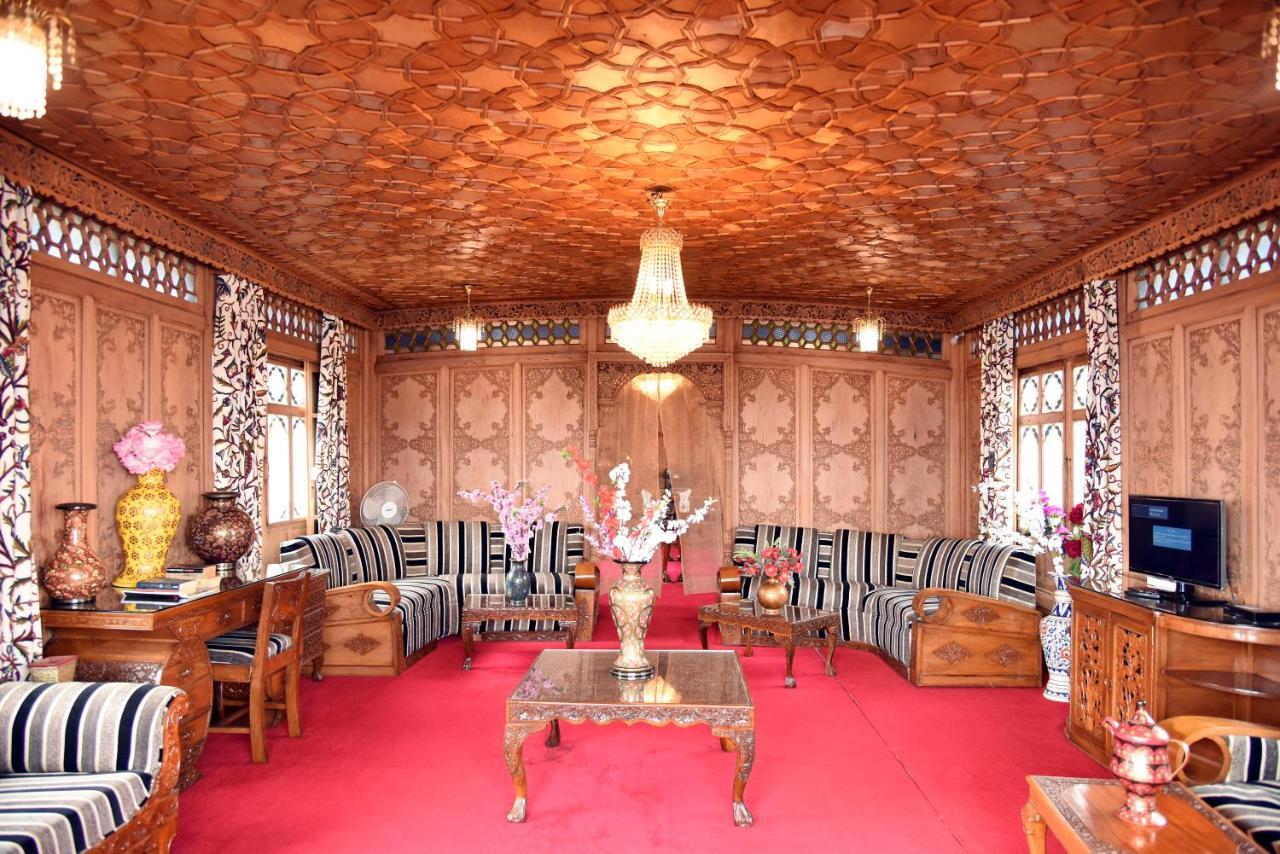Yadgaar Houseboats Hotel Srīnagar Eksteriør billede
