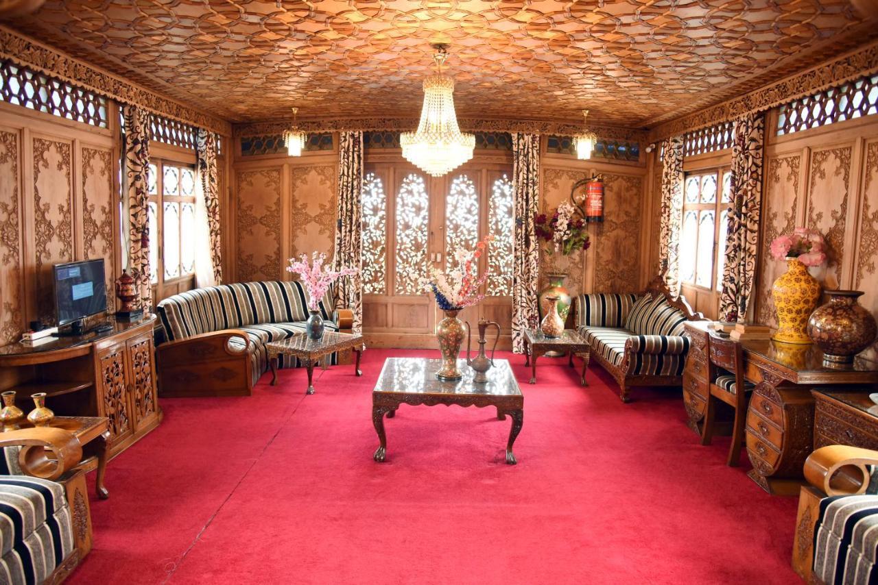 Yadgaar Houseboats Hotel Srīnagar Eksteriør billede